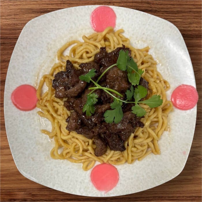 House Garlic Noodle with Beef.