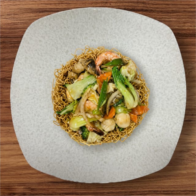 Seafood Crispy Egg Noodles.