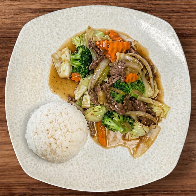 Beef with Mixed Vegetables Steamed Rice.